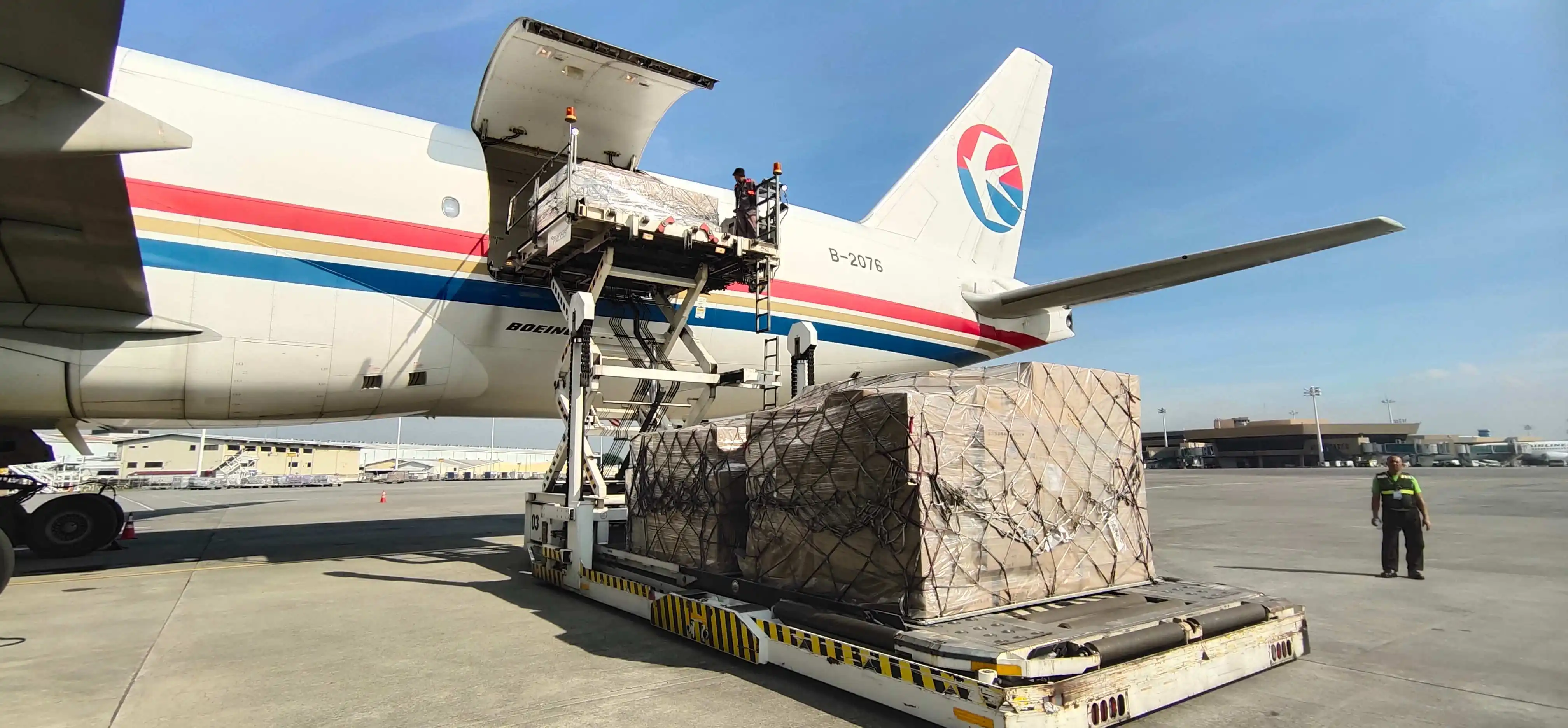 上海機(jī)場簽約合作航空公司